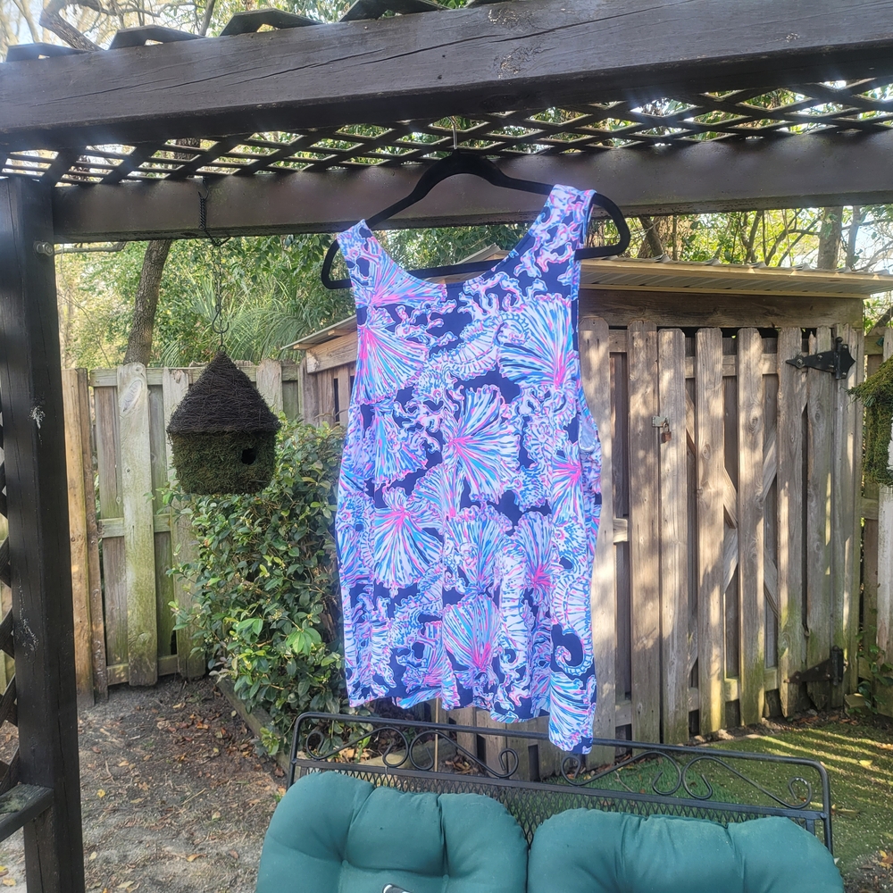 Lilly Pulitzer - Picture 2 of 4